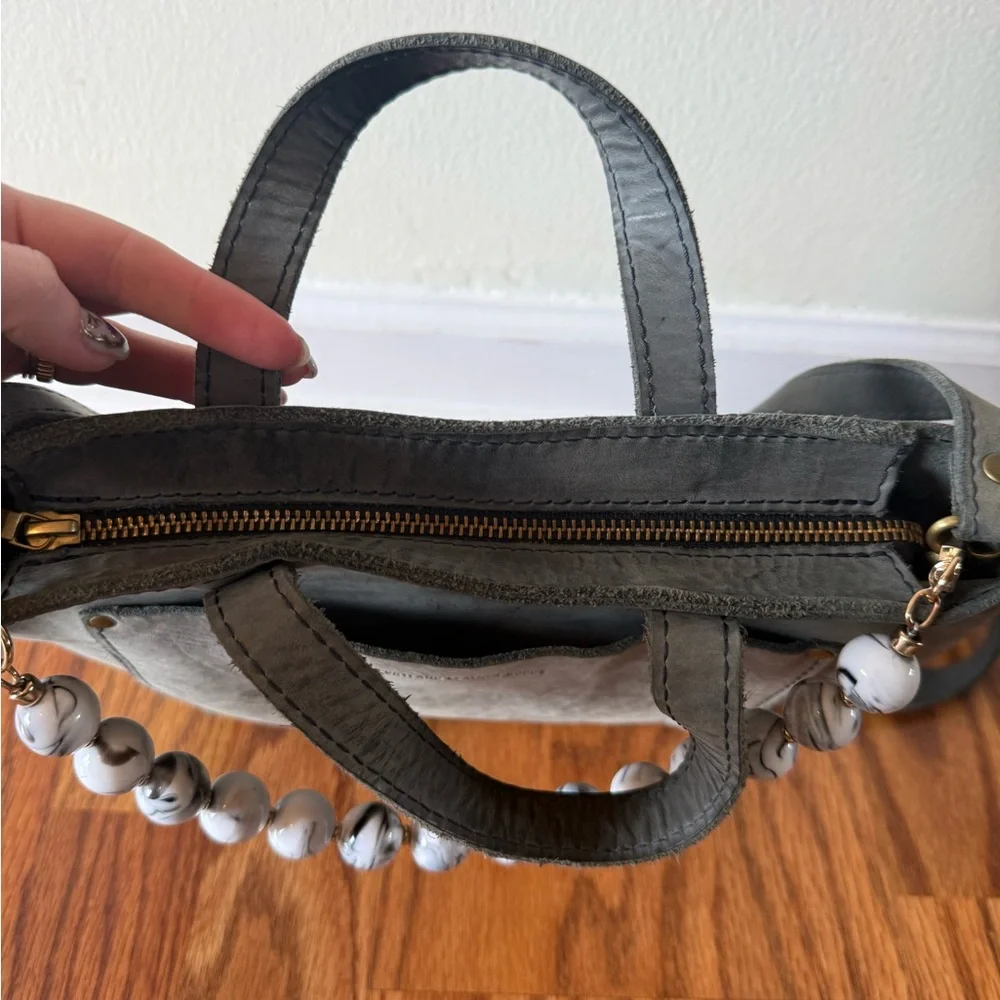 Portland Leather Gray Tote Crossbody Tote - Picture 4 of 7